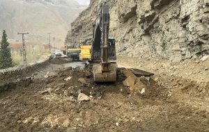 اجرای عملیات عمرانی و انسداد مسیر در قطعه ۲ آزادراه تهران -شمال
